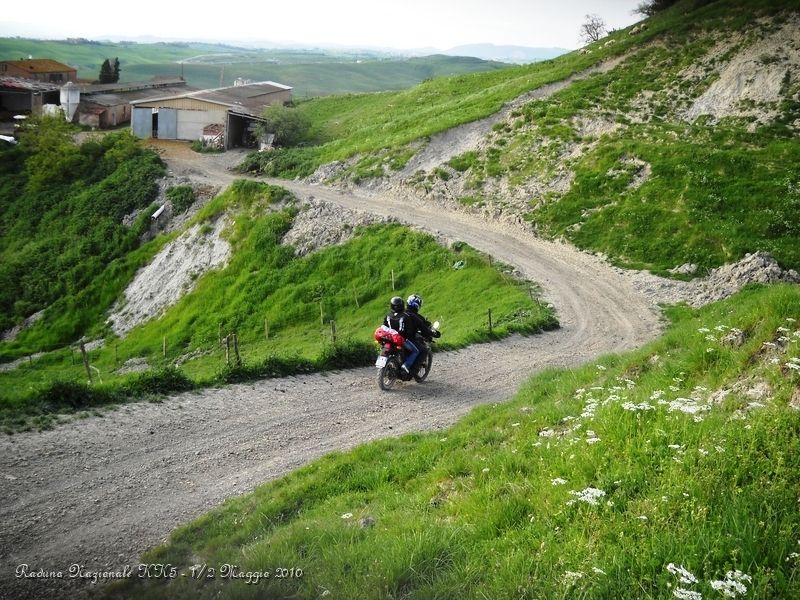 0216.JPG - Il sole comincia ad essere basso, rientriamo verso il punto di ritrovo...