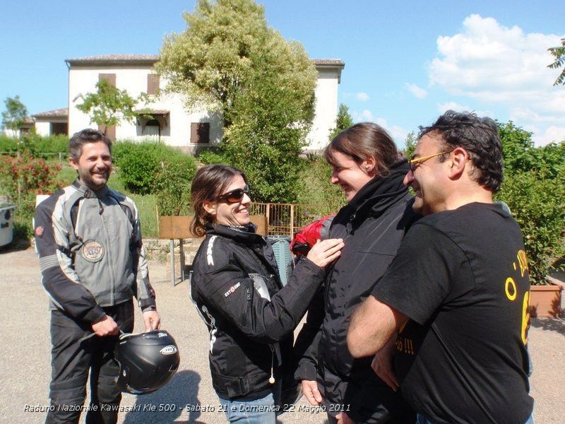 P5220897.JPG - Chiudo con le parole di OrPeste prese dal Forum, credo molto significative su cosa sia un raduno e il perchè lo si faccia..: "Non trovo le parola per esprimere veramente la mia impressione. E' stato fantastico veramente, una esperienza, per me, Unica. Oltre alla mia sfida personale ho goduto di una compagnia eccezionale, un grande cameratismo anche tra sconosciuti. Veramente indimenticabili queste giornate. La mia vecchia Kle è rinata a nuova vita. Ha fatto cose che non aveva mai fatto: tipo paura previsione della nuvoletta!!! hahahaha !!! Sento già la nostalgia. Col cuore gonfio di gratitudine, GRAZIE A TUTTI. " Oreste