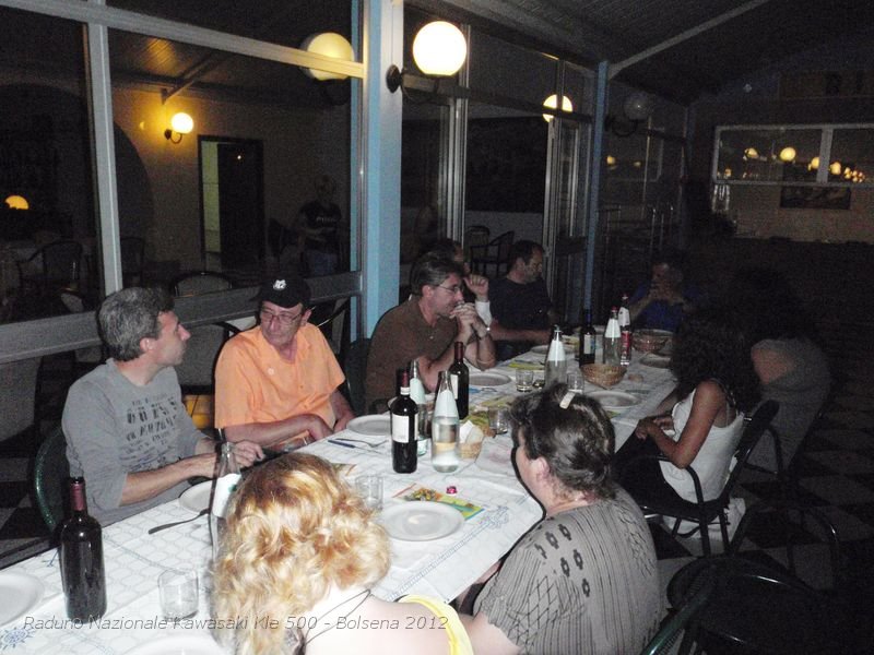 P6300495.JPG - Tutti a cena, si mangia bene e le portate sono abbondanti !!!