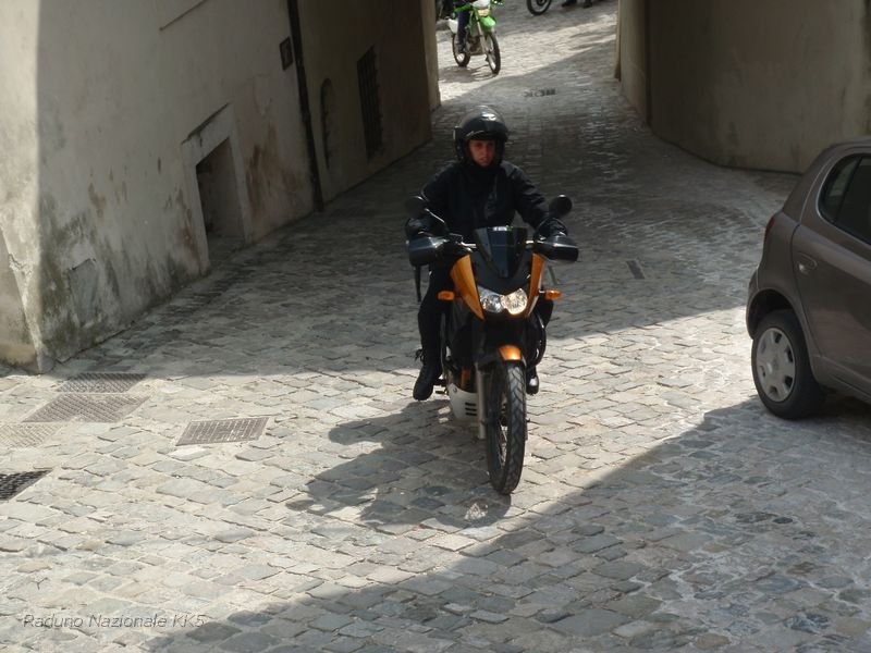 786.JPG - Si riparte, qui a Pennabilli, Oreste si perderà almeno una ventina di volte prima di trovare la retta via... eheheheh :-)