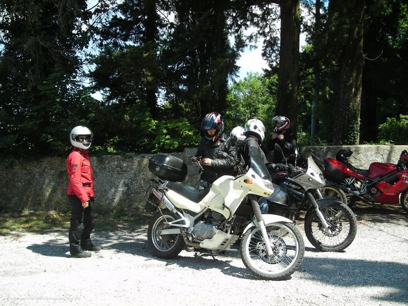 1408.JPG - Allieiamento moto !!