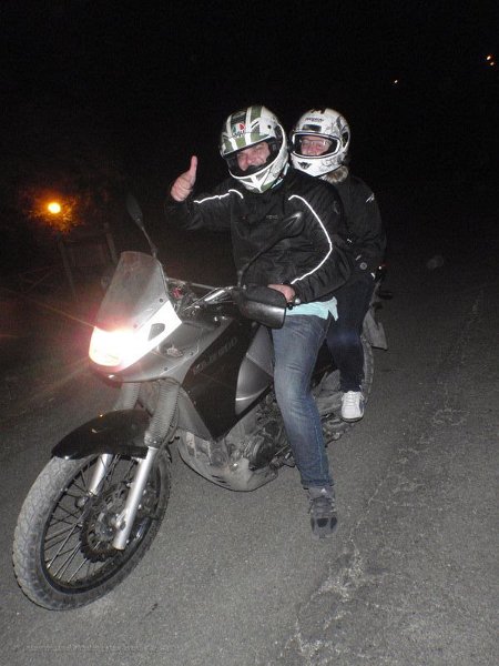 2261.JPG - Ecco, alle 2 della notte ancora in giro per villalba... :-)