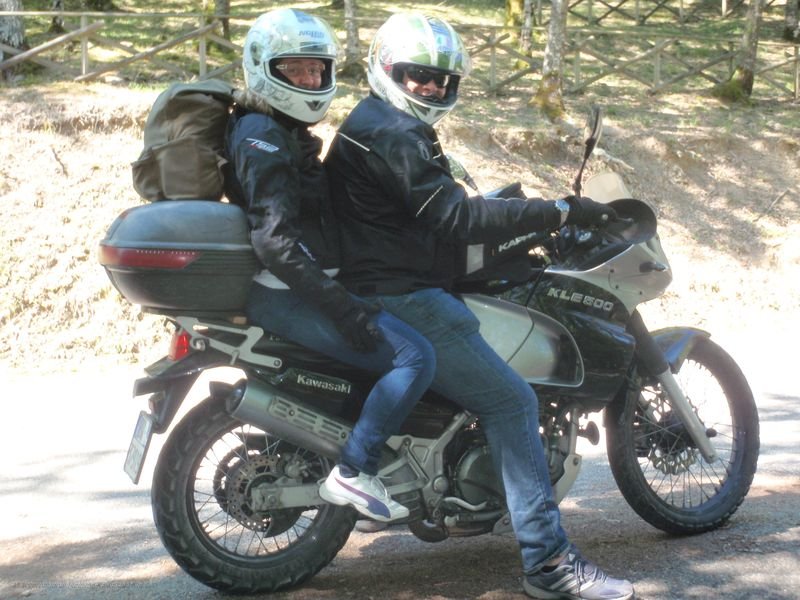 2361.JPG - I saluti di Maheva e Francesco..