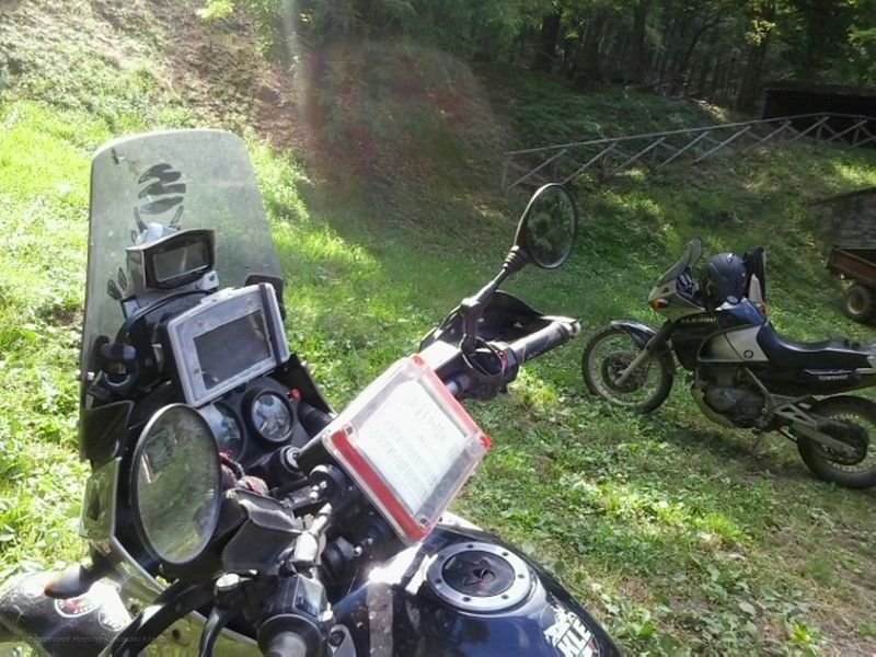 3.jpg - Insieme a Lui Antonio e Gino, quest'ultimo natio e residente neii posti dove si svolgerà il Tour del Sabato...