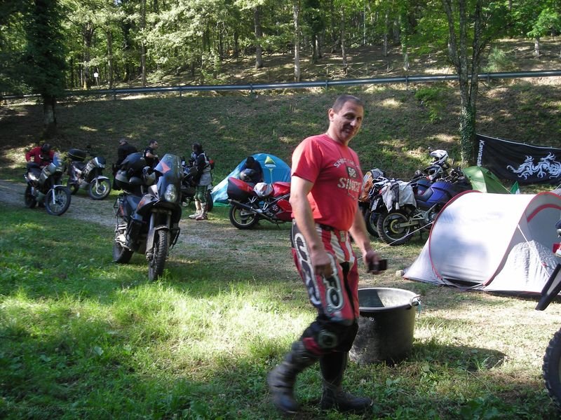 618.JPG - Ci prepariamo per la partenza. Sono previsti circa 200 km di Tour..Roberto da Arezzo..