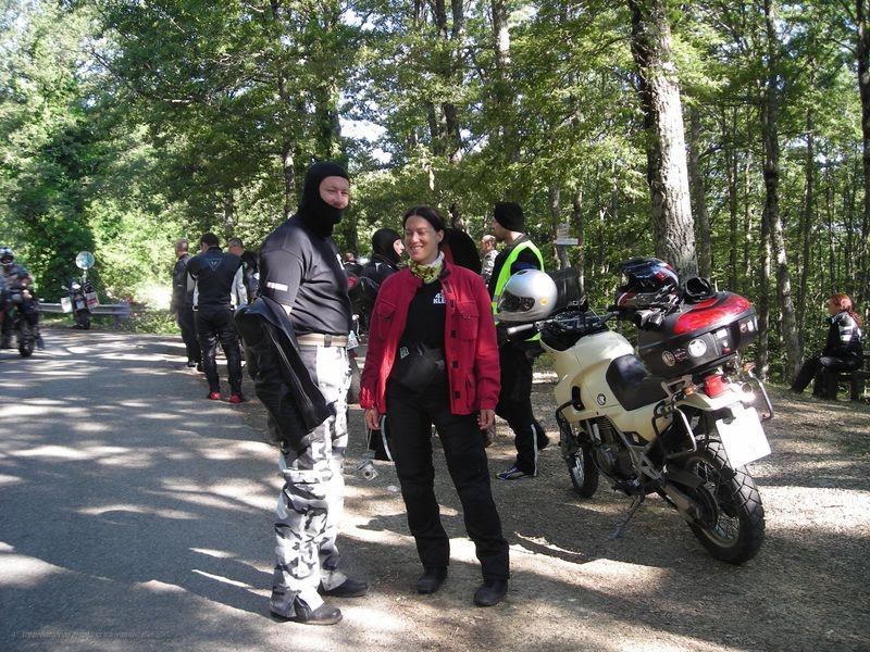 619.JPG - Ci prepariamo per la partenza. Sono previsti circa 200 km di Tour..David e Vesna dalla Croazia..