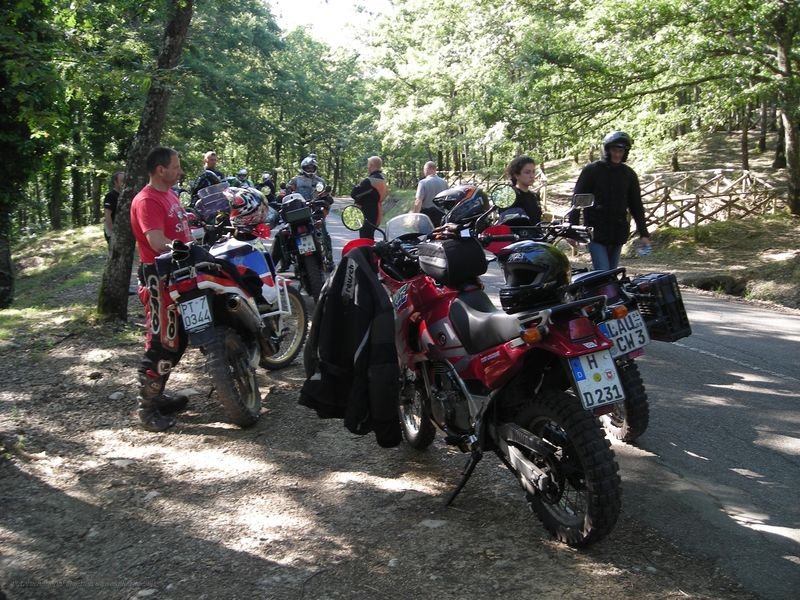 620.JPG - Ci prepariamo per la partenza. Sono previsti circa 200 km di Tour..