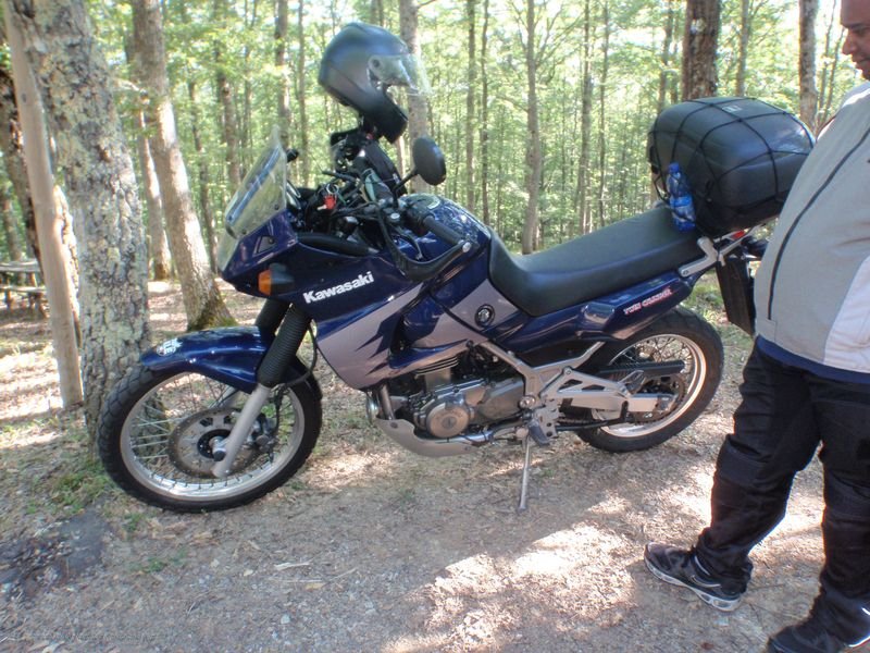 641.JPG - Ci prepariamo per la partenza. Sono previsti circa 200 km di Tour..