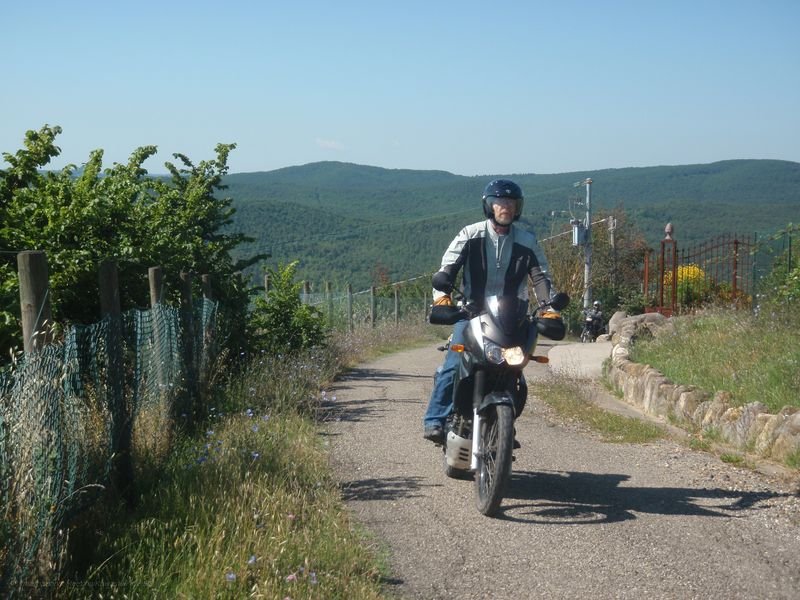 881.JPG - Al confine tra el regioni umbria e toscana e provincie di terni, perugia e siena.