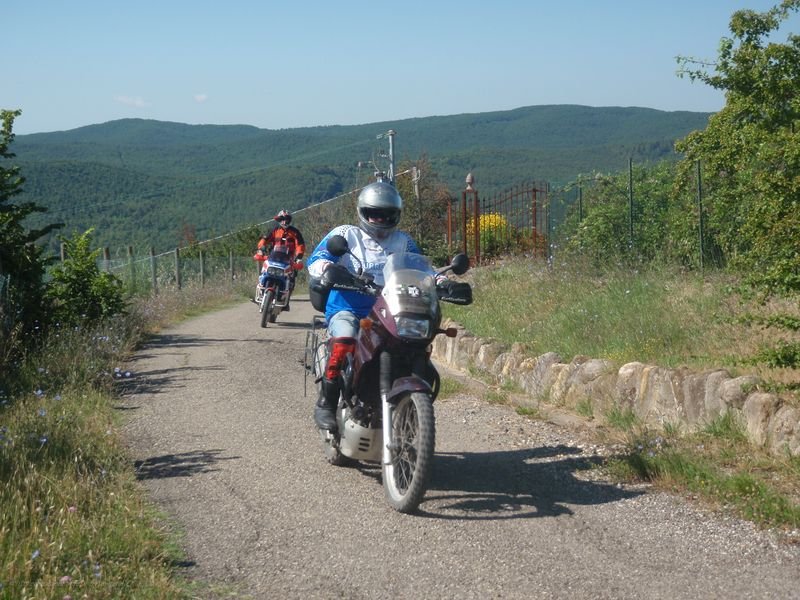 931.JPG - Al confine tra el regioni umbria e toscana e provincie di terni, perugia e siena. Orpeste !!