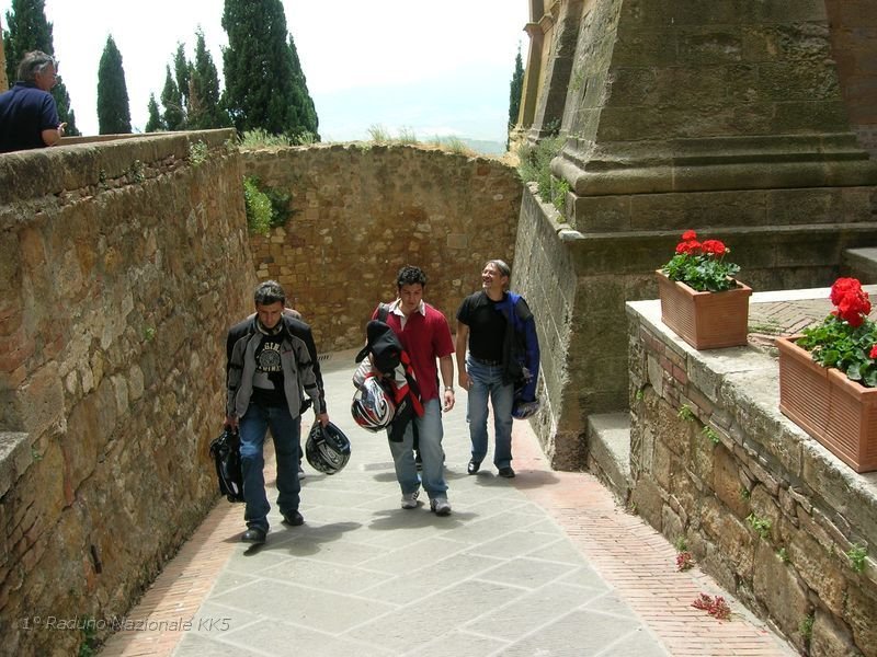 63.JPG - Pian piano torniamo alle Moto...